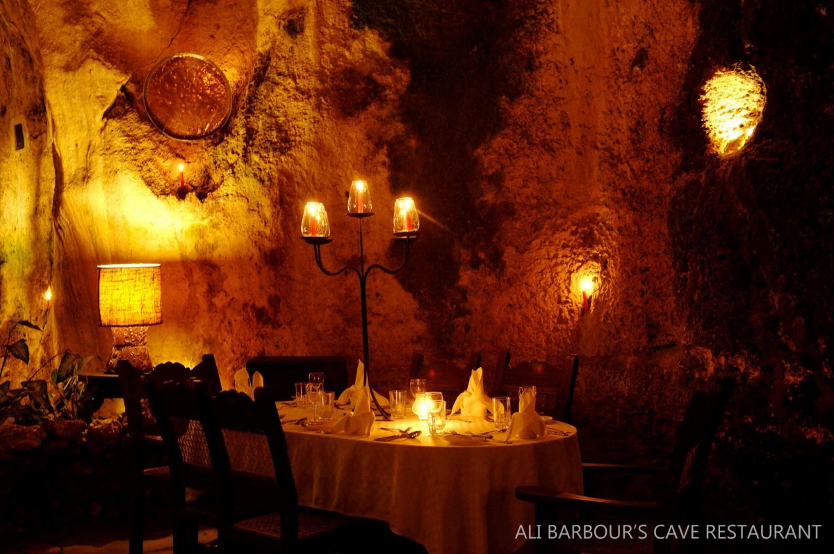 Ali-Barbours-Cave-Restaurant-Ausflugstipp-Kenia-Suedkueste