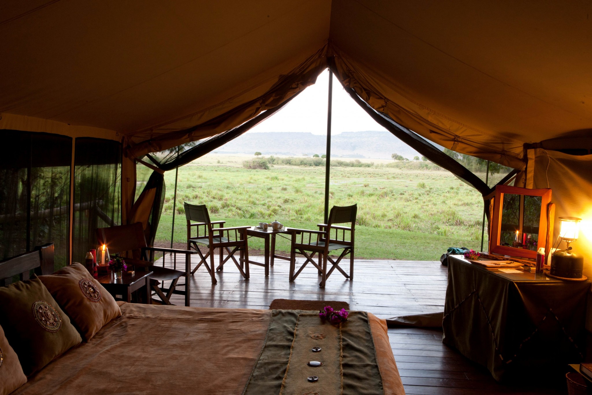 stilvoll eingerichtetes Safari Zelt im Governors Camp