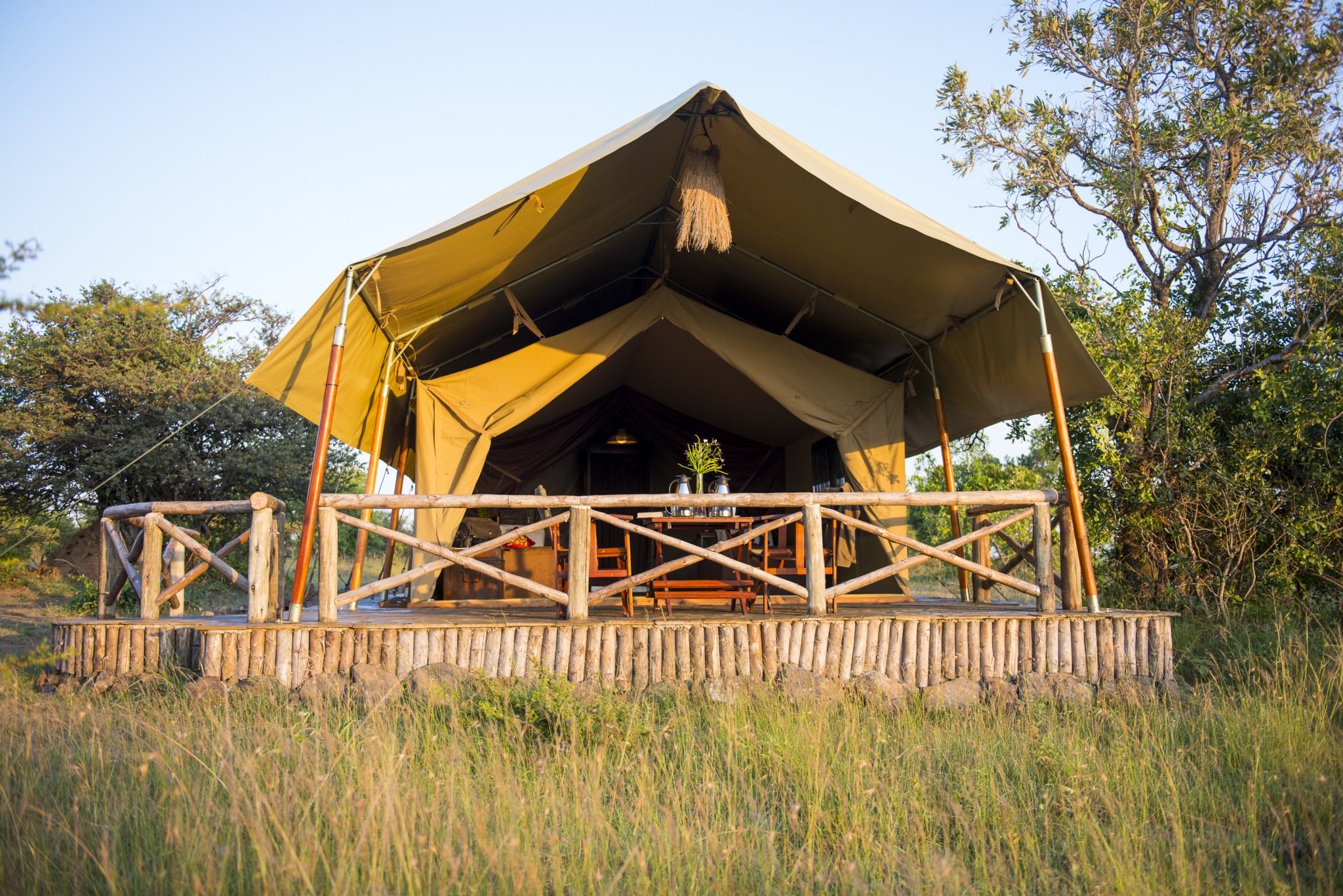 Außenansicht eines Zeltes des Kilima Camps