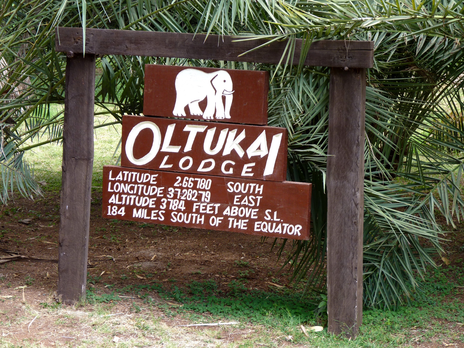 Begrüßungsschild am Eingang zur Ol Tukai Lodge