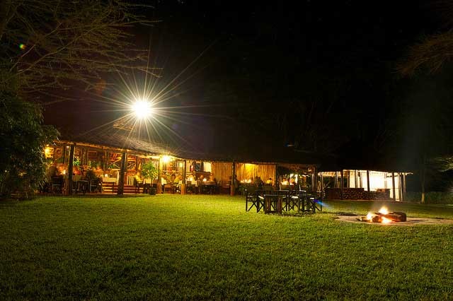 Voyager-Ziwani-Camp-Kenia-Aussenansicht