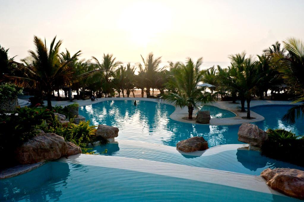 Swahili-Beach-Resort-Diani-Beach Kenia Poollandschaft