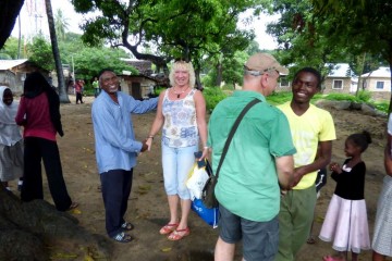 Kenia Gruppenreise mit Keniaspezialist Reisekontor Schmidt - zu Besuch beim Patenkind - Kenia-Urlaub mit Kenia Safari Reise