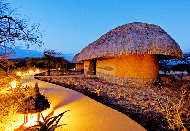 Samburu Sopa Lodge im Samburu Nationalpark Kenia während einer Keniaurlaub Safari Reise mit Keniaspezialist Reisekontor Schmidt