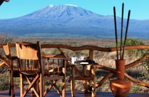Satao Elerai Camp - Ausblick vom Zelt während einer Kenia Safari mit Keniaspezialist keniaurlaub.de Reisekontor Schmidt Leipzig
