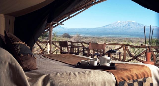 Satao Elerai Camp - Ausblick vom Zelt während einer Kenia Safari mit Keniaspezialist keniaurlaub.de Reisekontor Schmidt Leipzig