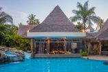 "Swim up Bar" im Hotel Severin Sea Lodge Kenia