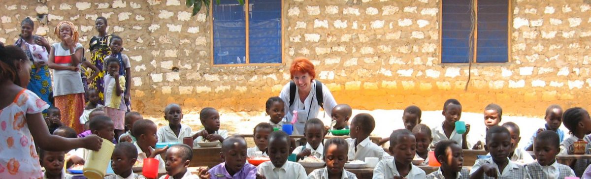 Marina Schmidt in der Patenschule des Reisekontor Schmidt in Kenia