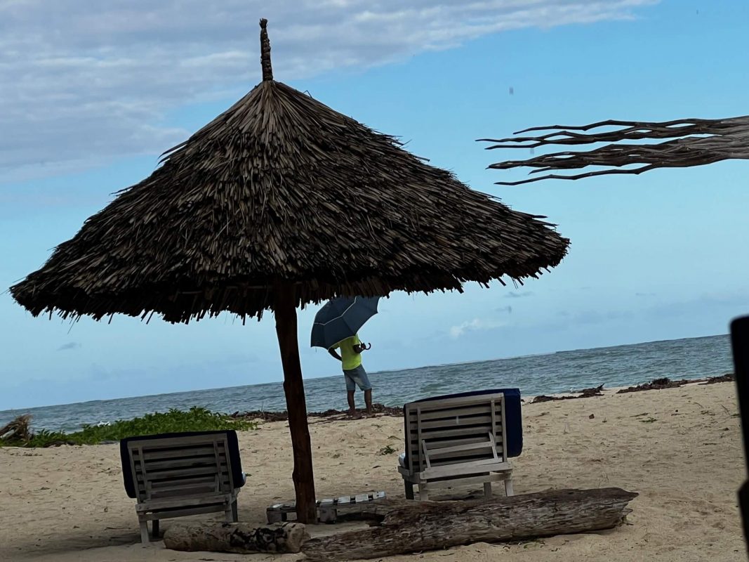 Strand am Hotel Pinewood Beach Resort Diani Beach Kenia