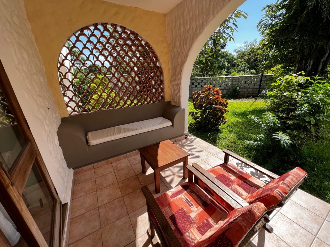 Terrasse Hotel Pinewood Beach Resort Diani Beach Kenia