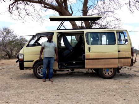 Unterwegs auf Kenia Safari mit Guide Mathias im Tsavo Nationalpark
