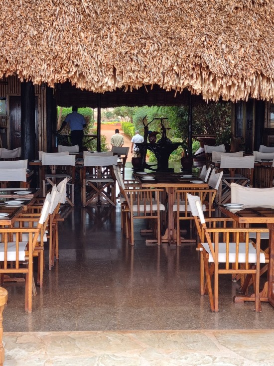 Kenia Safari Unterkunft Ngutuni Lodge - Restaurant